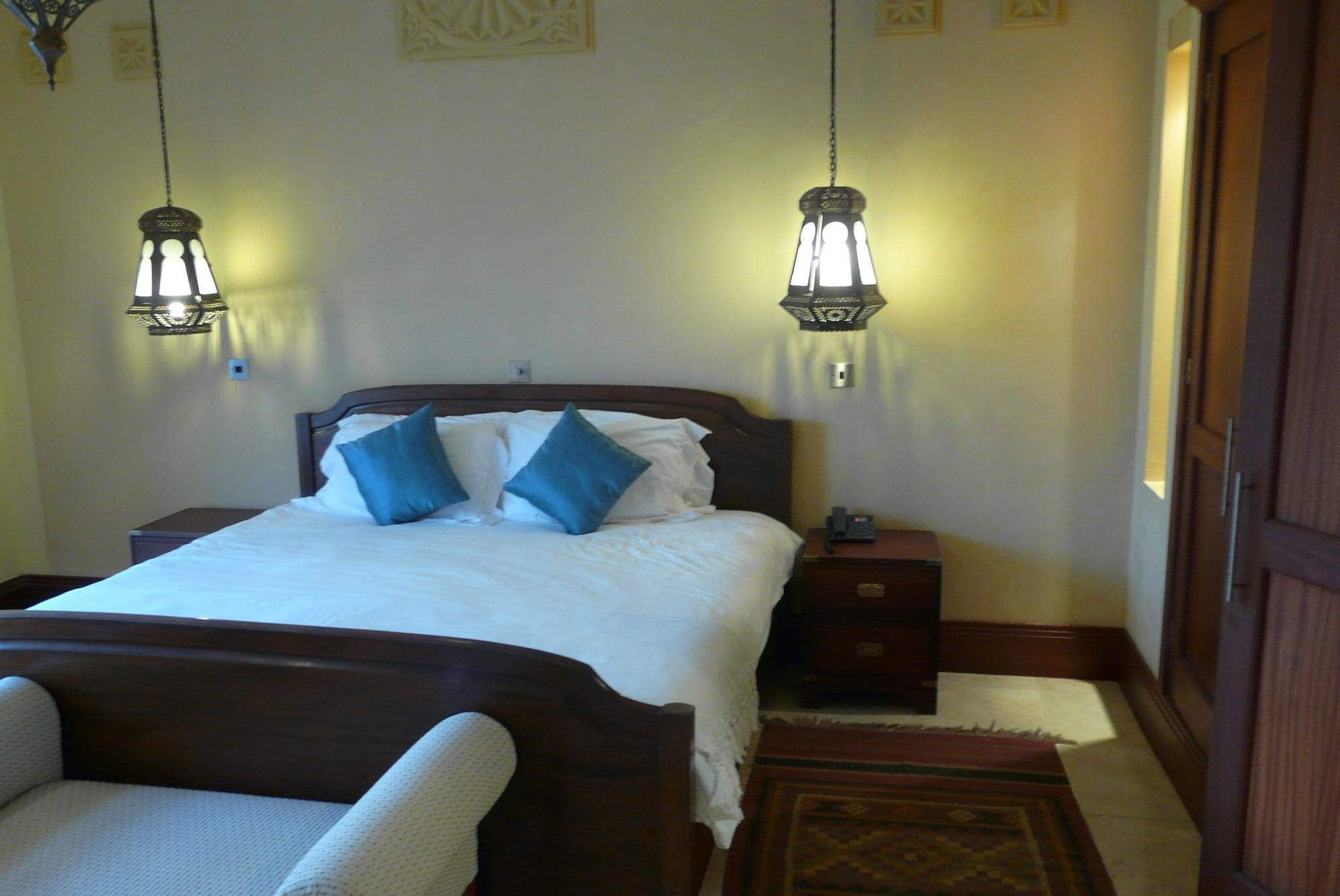 Cocoa Boutique Hotel - Your Kenyan Beachfront Bliss Момбаса Екстериор снимка