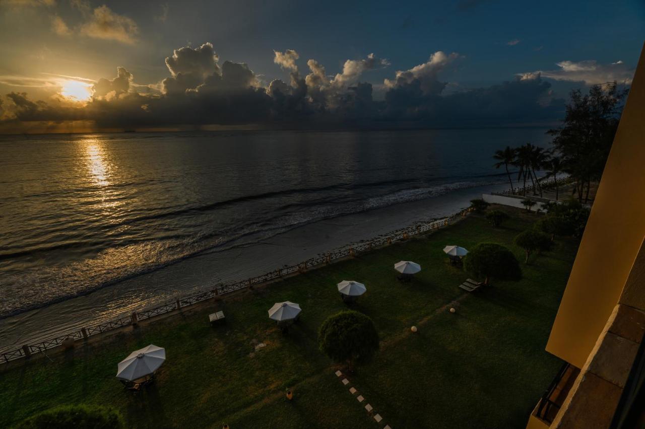 Cocoa Boutique Hotel - Your Kenyan Beachfront Bliss Момбаса Екстериор снимка
